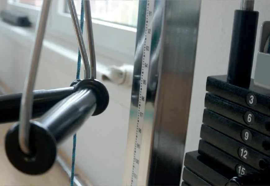 Gymnastikraum fuer aktive Uebungen und Mobilisationstraining